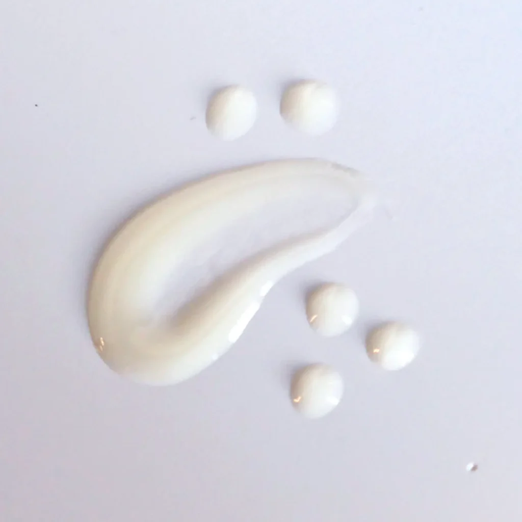 Mandelic Brightening Serum texture swatch