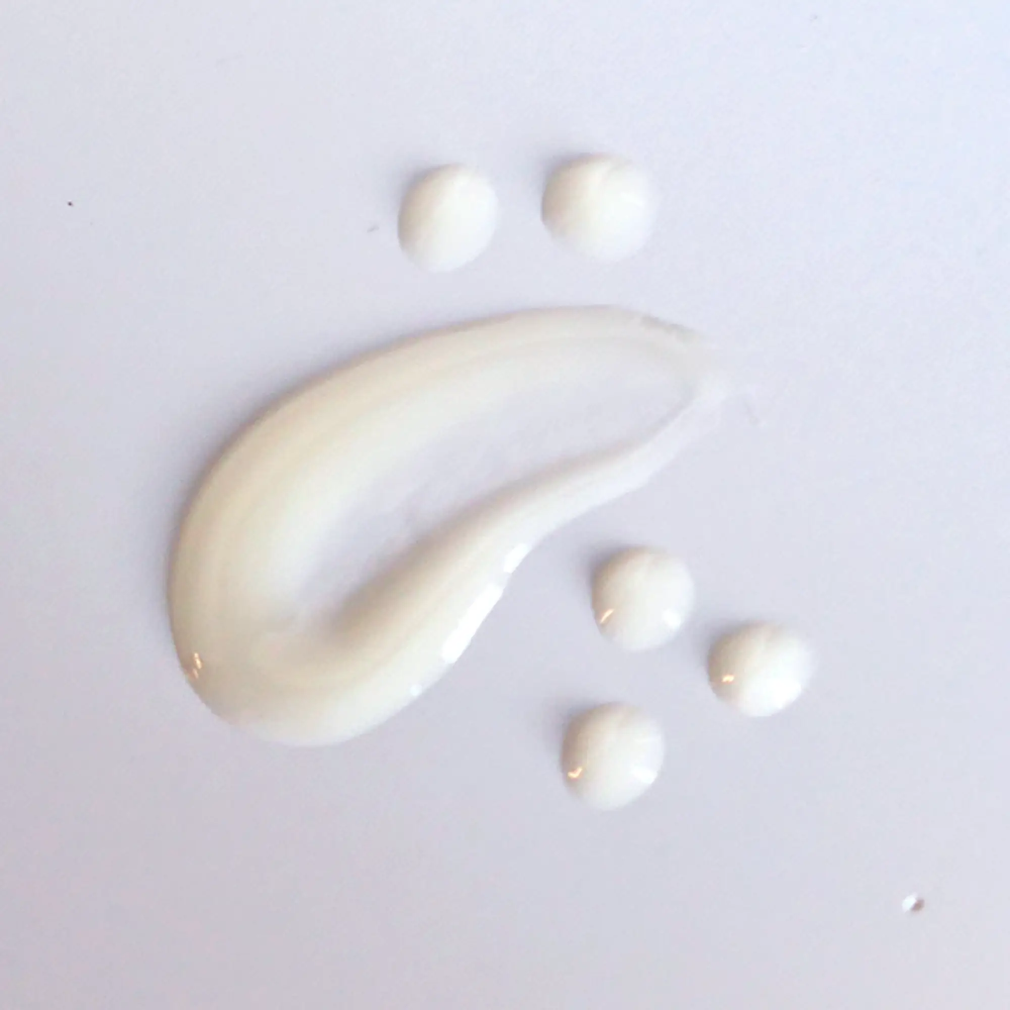 Mandelic Brightening Serum texture swatch